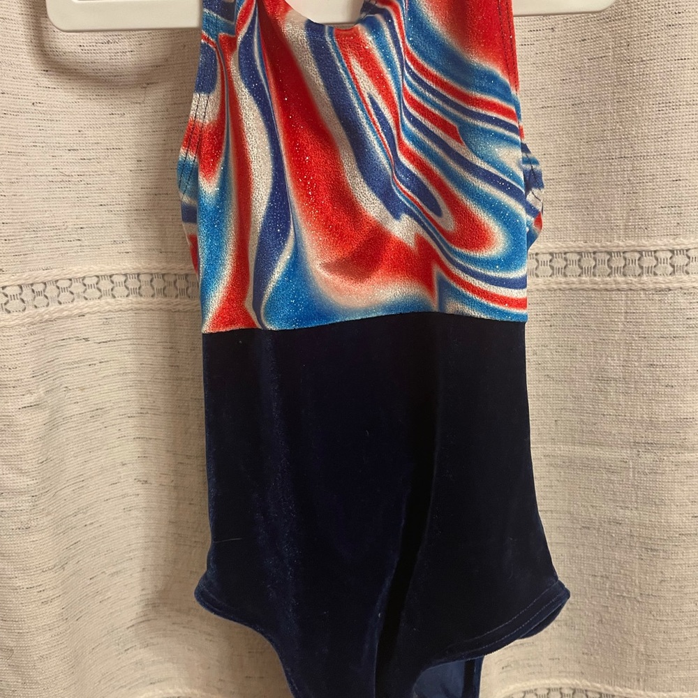 💙🤍♥️Mondor velvet size 2-4 gym bodysuit♥️🤍💙